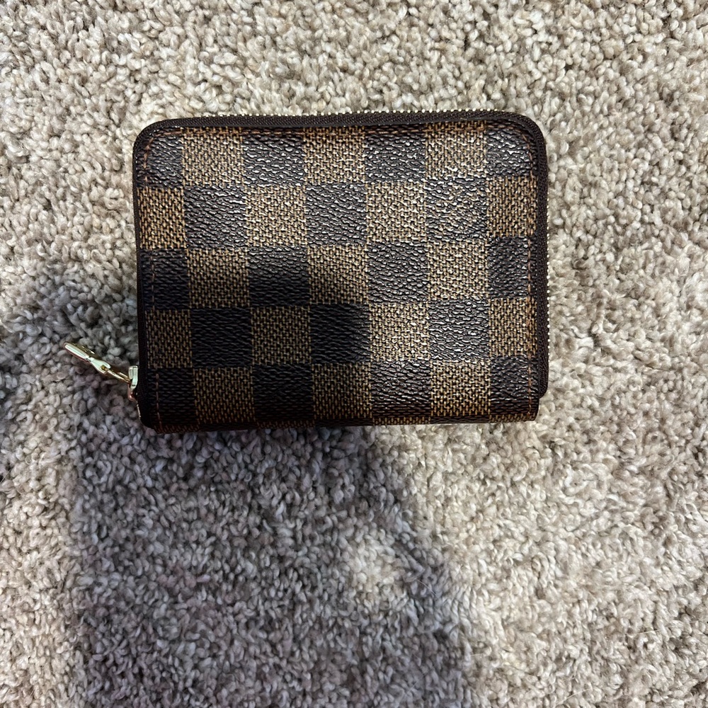 Louis Vuitton Zippy Coin Purse (Damier Ebene)